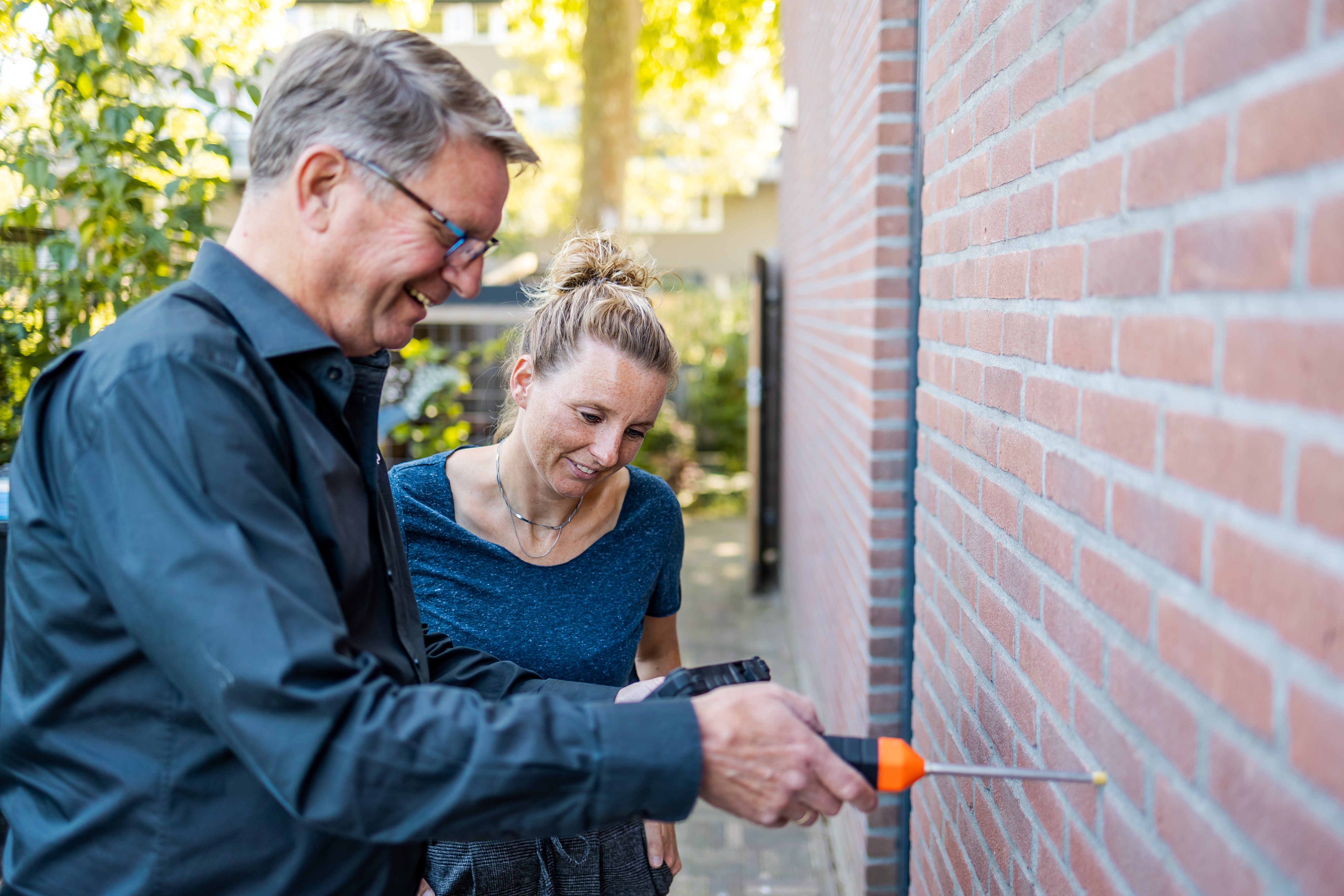 Controleren van de spouwmuur